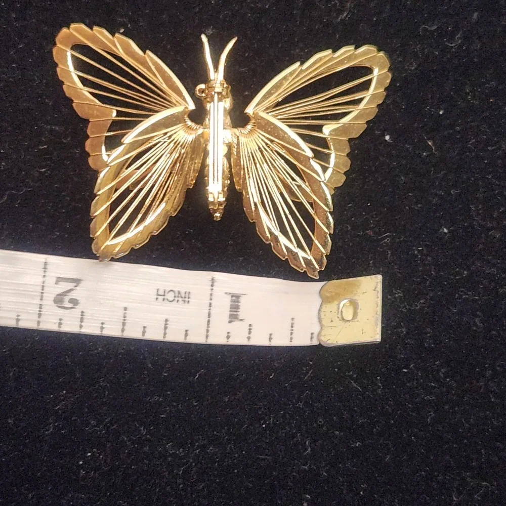 Vintage Gold Tone 3D monet Layered Butterfly Brooch Pin Openwork Filigree Design